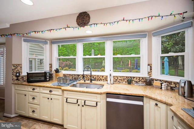 8125 LEE JACKSON CIR, Spotsylvania, VA 22553