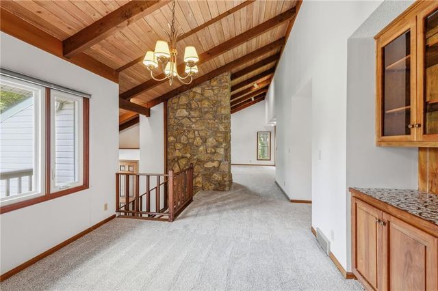 6001 W 68TH Street, Overland Park, KS 66204