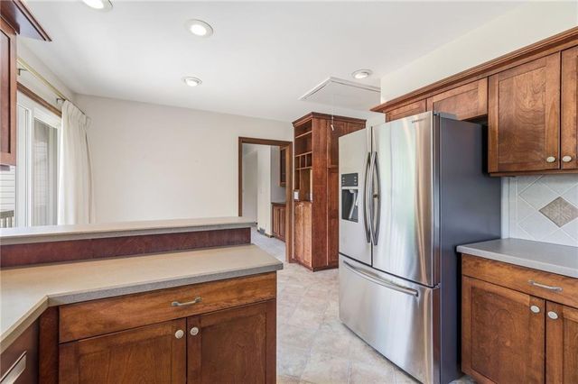 6001 W 68TH Street, Overland Park, KS 66204