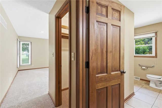 6001 W 68TH Street, Overland Park, KS 66204