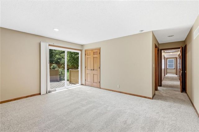 6001 W 68TH Street, Overland Park, KS 66204