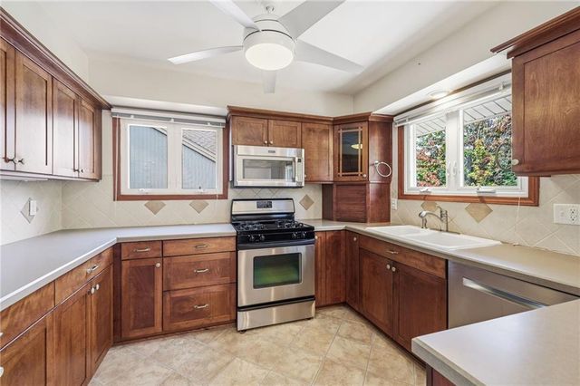 6001 W 68TH Street, Overland Park, KS 66204