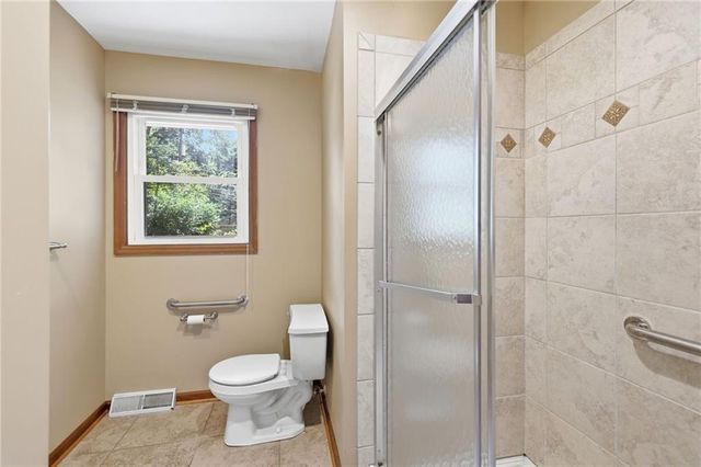 6001 W 68TH Street, Overland Park, KS 66204