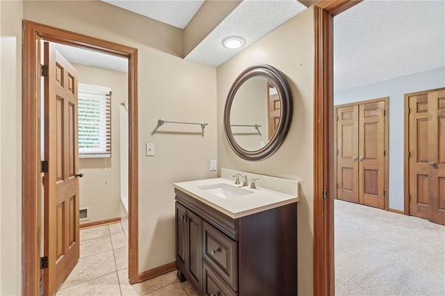 6001 W 68TH Street, Overland Park, KS 66204