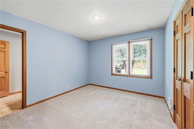 6001 W 68TH Street, Overland Park, KS 66204