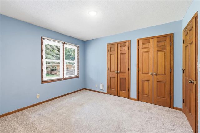 6001 W 68TH Street, Overland Park, KS 66204
