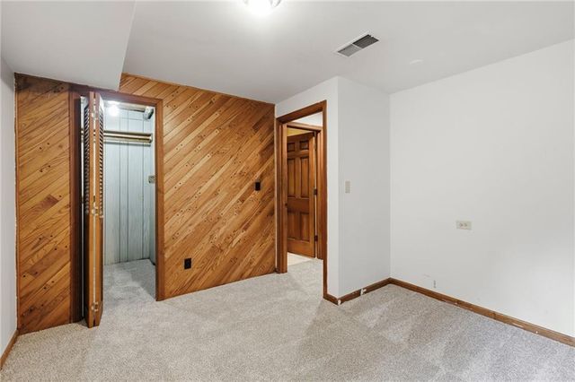 6001 W 68TH Street, Overland Park, KS 66204
