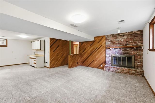 6001 W 68TH Street, Overland Park, KS 66204