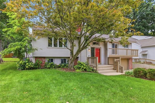 6001 W 68TH Street, Overland Park, KS 66204