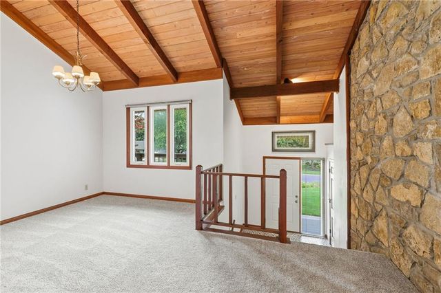 6001 W 68TH Street, Overland Park, KS 66204