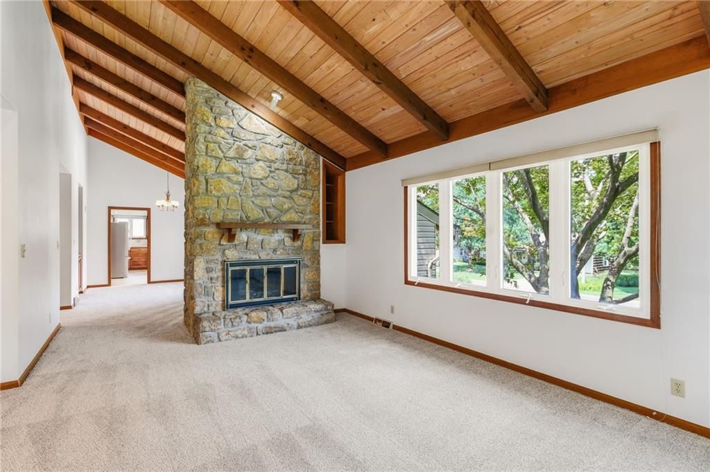 6001 W 68TH Street, Overland Park, KS 66204