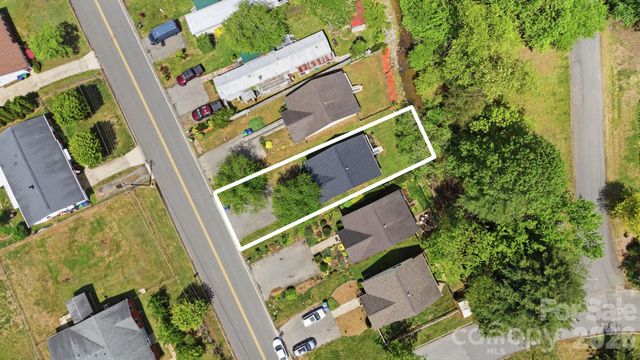 77 Lees Creek Road, Asheville, NC 28806