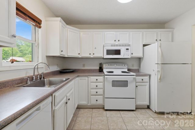77 Lees Creek Road, Asheville, NC 28806