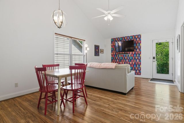 77 Lees Creek Road, Asheville, NC 28806