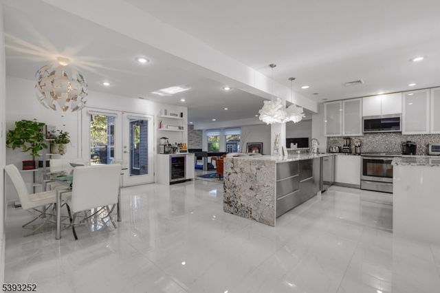 26 Harding Ave, Edison Twp., NJ 08820