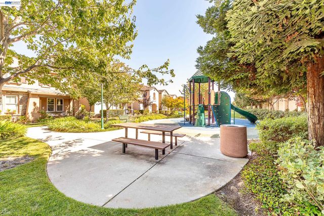 2527 Coldstream Way, Hayward, CA 94545