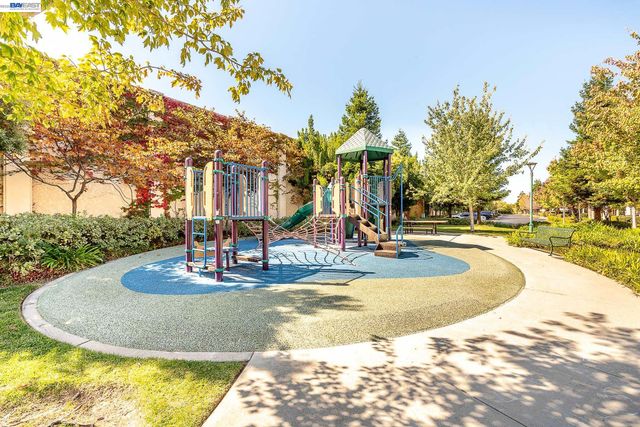 2527 Coldstream Way, Hayward, CA 94545