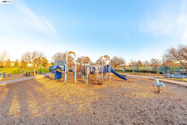 2527 Coldstream Way, Hayward, CA 94545
