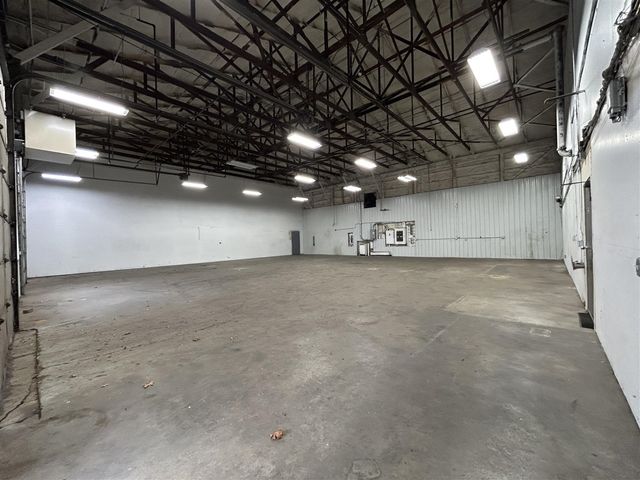 9340 Shaver Road, Portage, MI 49024