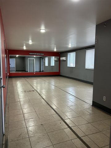 9340 Shaver Road, Portage, MI 49024