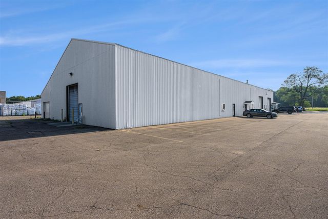 9340 Shaver Road, Portage, MI 49024