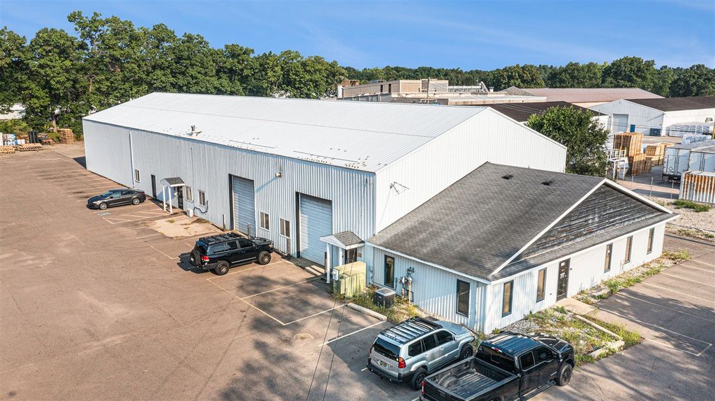 9340 Shaver Road, Portage, MI 49024