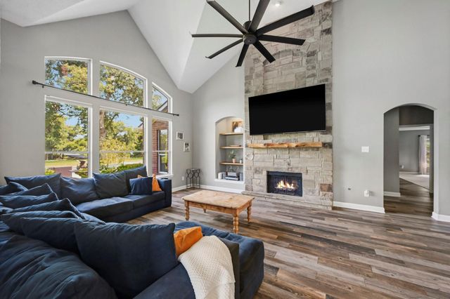5202 Cherry Ridge Road, Richmond, TX 77406