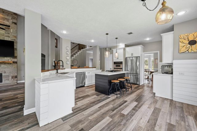 5202 Cherry Ridge Road, Richmond, TX 77406