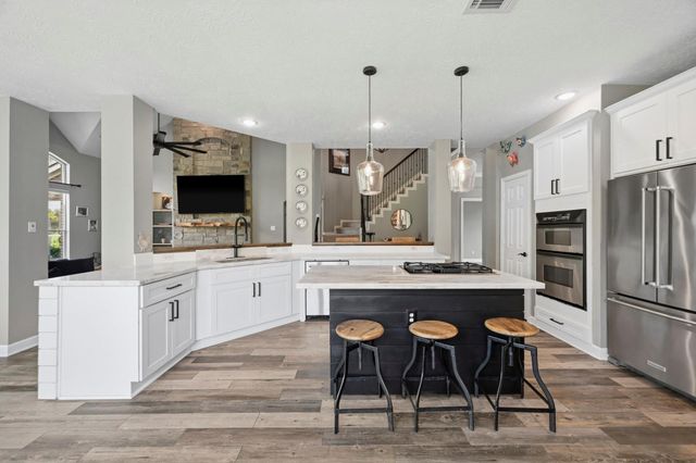 5202 Cherry Ridge Road, Richmond, TX 77406