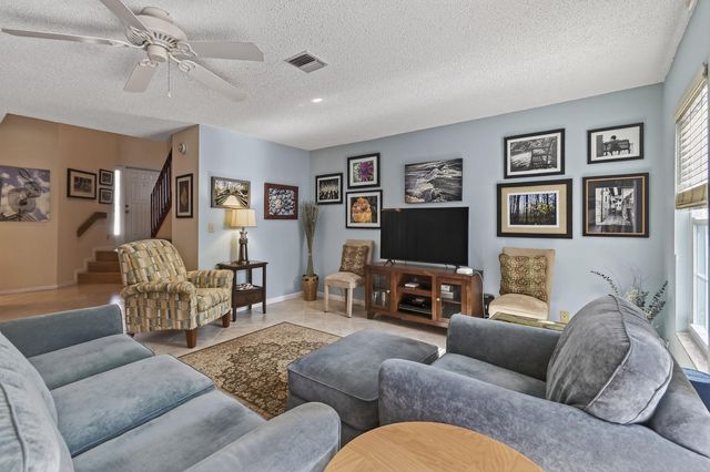 818 Ocean Dunes Circle, Jupiter, FL 33477