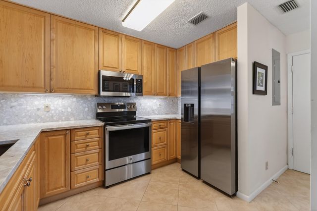 818 Ocean Dunes Circle, Jupiter, FL 33477