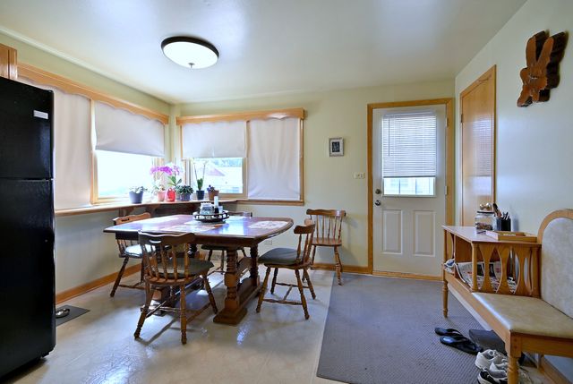 8925 S 49th Court, Oak Lawn, IL 60453