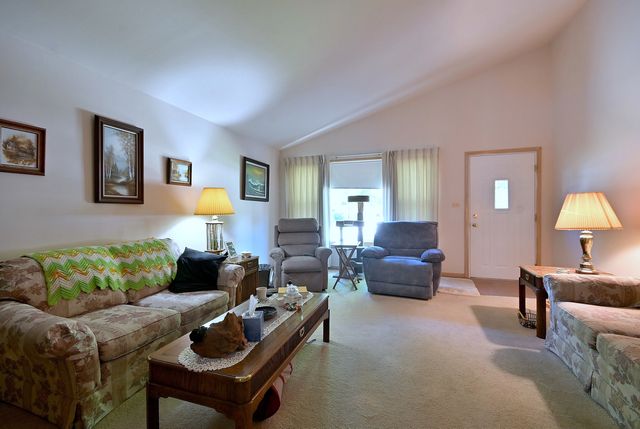 8925 S 49th Court, Oak Lawn, IL 60453