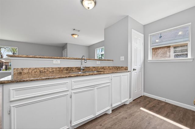 7521 Dyer Street, Houston, TX 77088