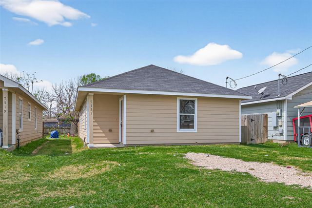 7521 Dyer Street, Houston, TX 77088