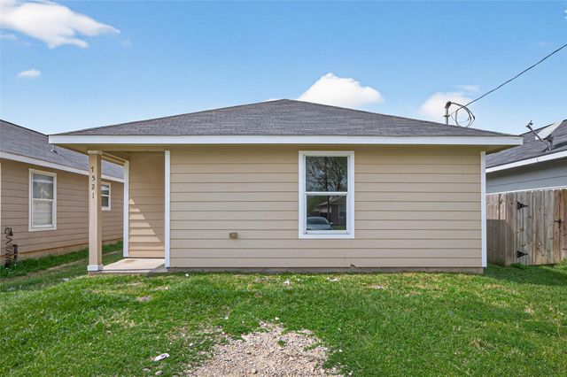 7521 Dyer Street, Houston, TX 77088