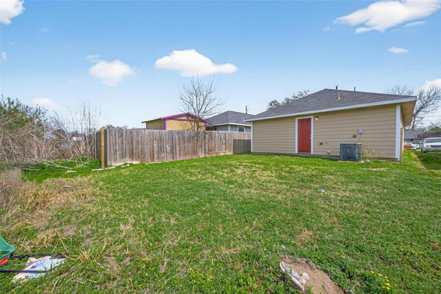 7521 Dyer Street, Houston, TX 77088