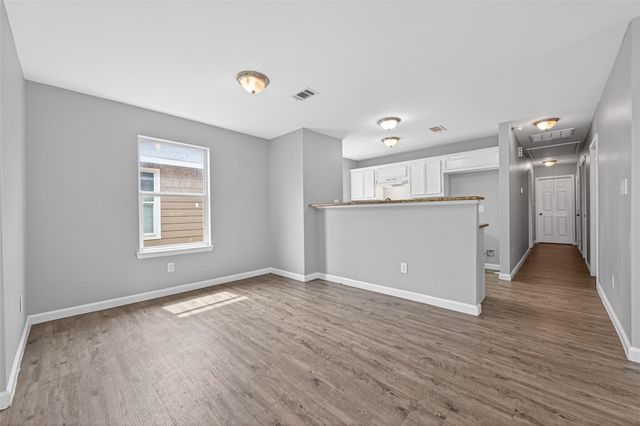 7521 Dyer Street, Houston, TX 77088