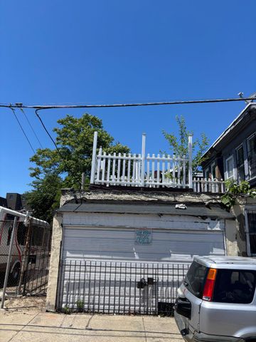 924 W SILVER ST, Philadelphia, PA 19133
