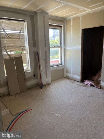 924 W SILVER ST, Philadelphia, PA 19133