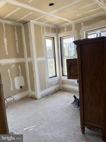 924 W SILVER ST, Philadelphia, PA 19133