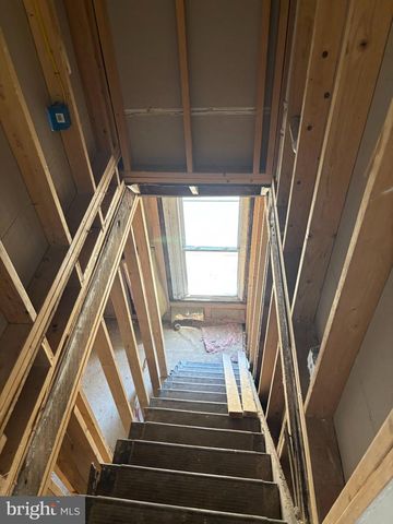 924 W SILVER ST, Philadelphia, PA 19133