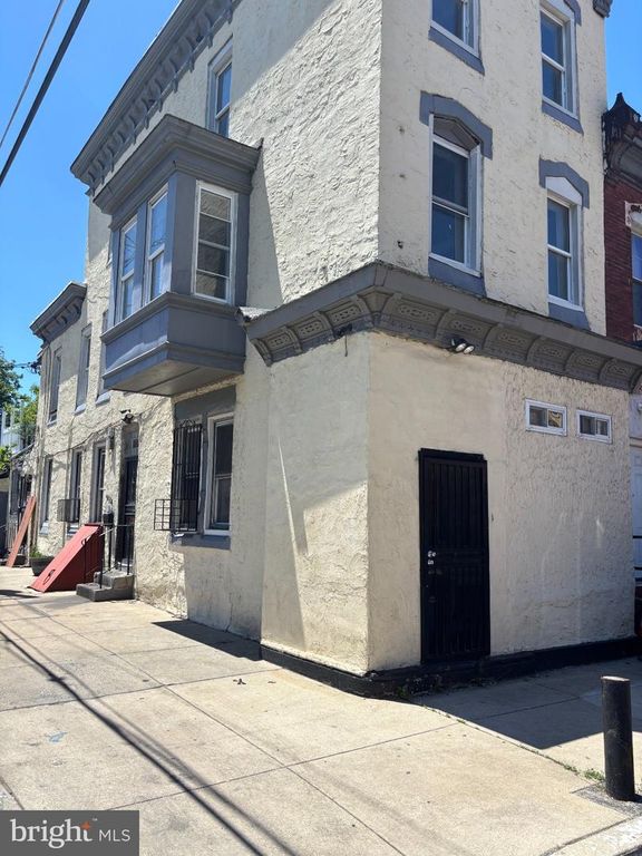 924 W SILVER ST, Philadelphia, PA 19133