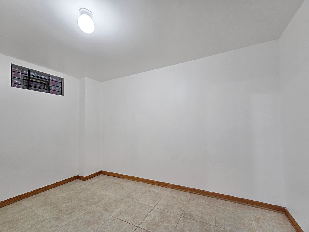 Image 19 of property listing at 1350 W 32nd Street A, Chicago, IL 60608