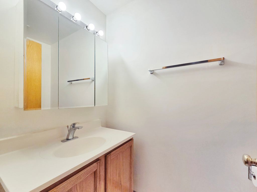 Image 3 of property listing at 1350 W 32nd Street A, Chicago, IL 60608