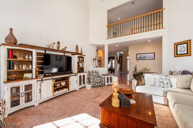 38 Saunders Ln, Mount Olive Twp., NJ 07840