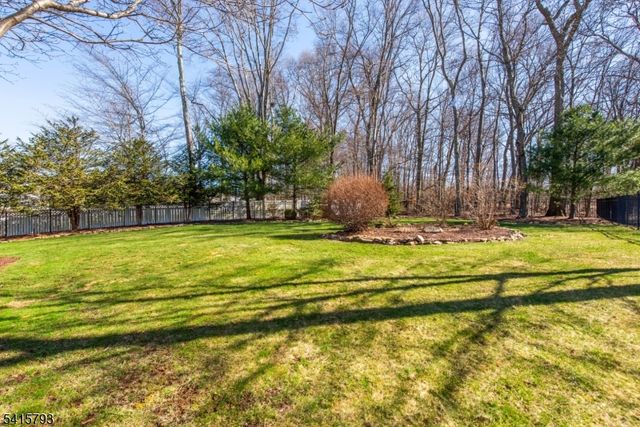 38 Saunders Ln, Mount Olive Twp., NJ 07840