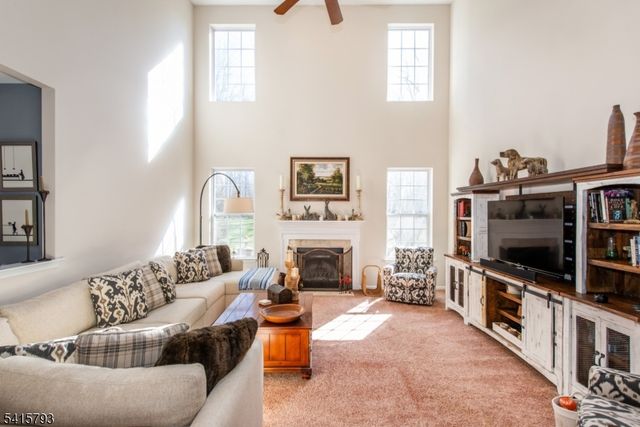 38 Saunders Ln, Mount Olive Twp., NJ 07840