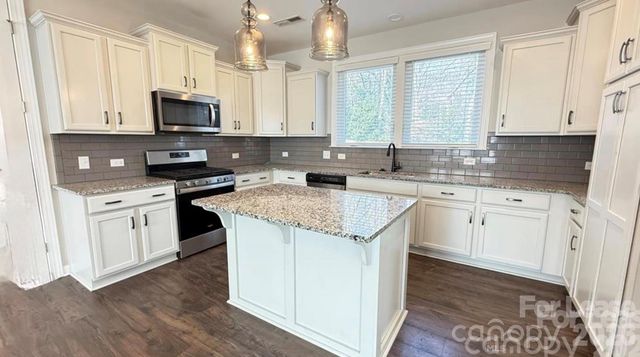 3205 Shamrock Drive, Charlotte, NC 28215