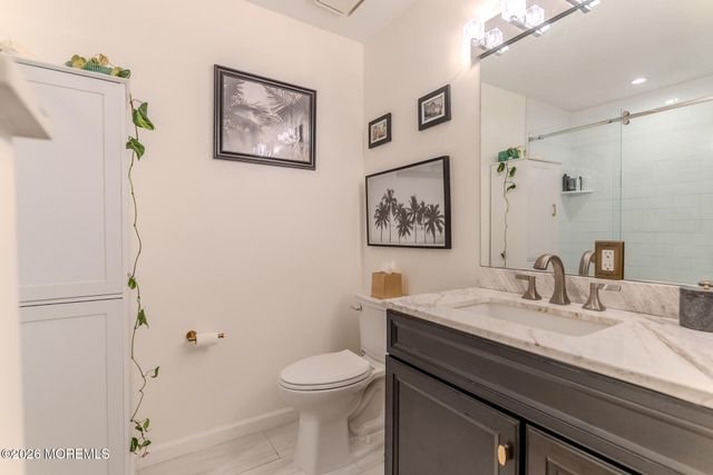 33 Farragut Square, Freehold, NJ 07728